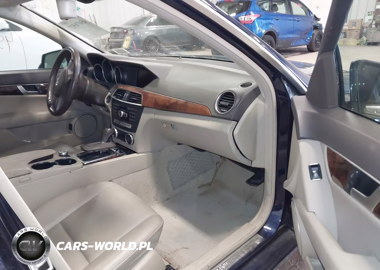 2012 Mercedes-Benz C 300 Luxury 4Matic VIN:WDDGF8BB7CF910343 - 5