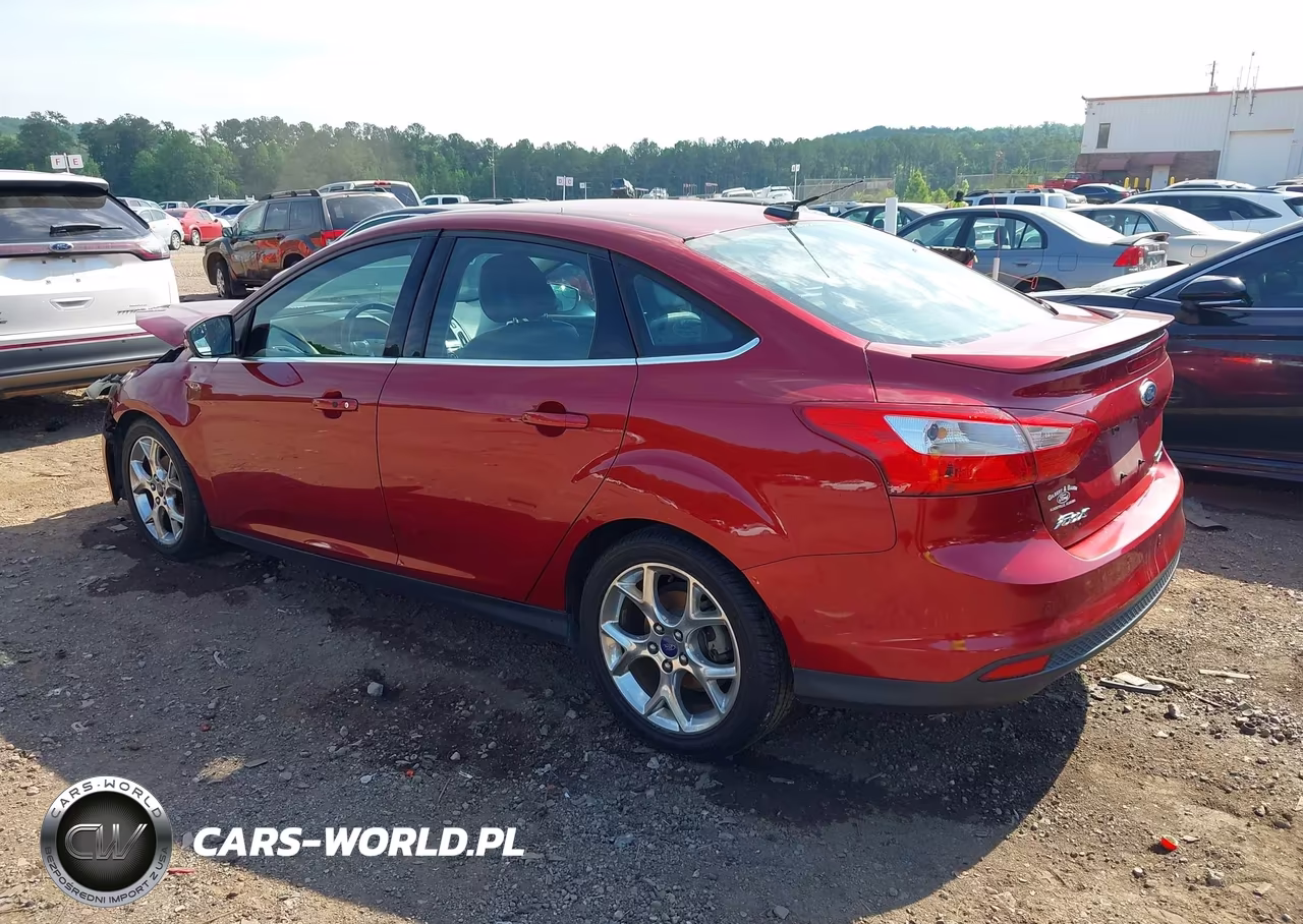 2014 Ford Focus Titanium VIN:1FADP3J27EL103829 - 3