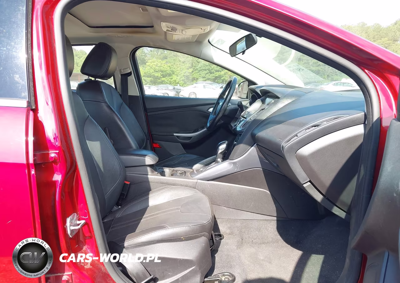 2014 Ford Focus Titanium VIN:1FADP3J27EL103829 - 5