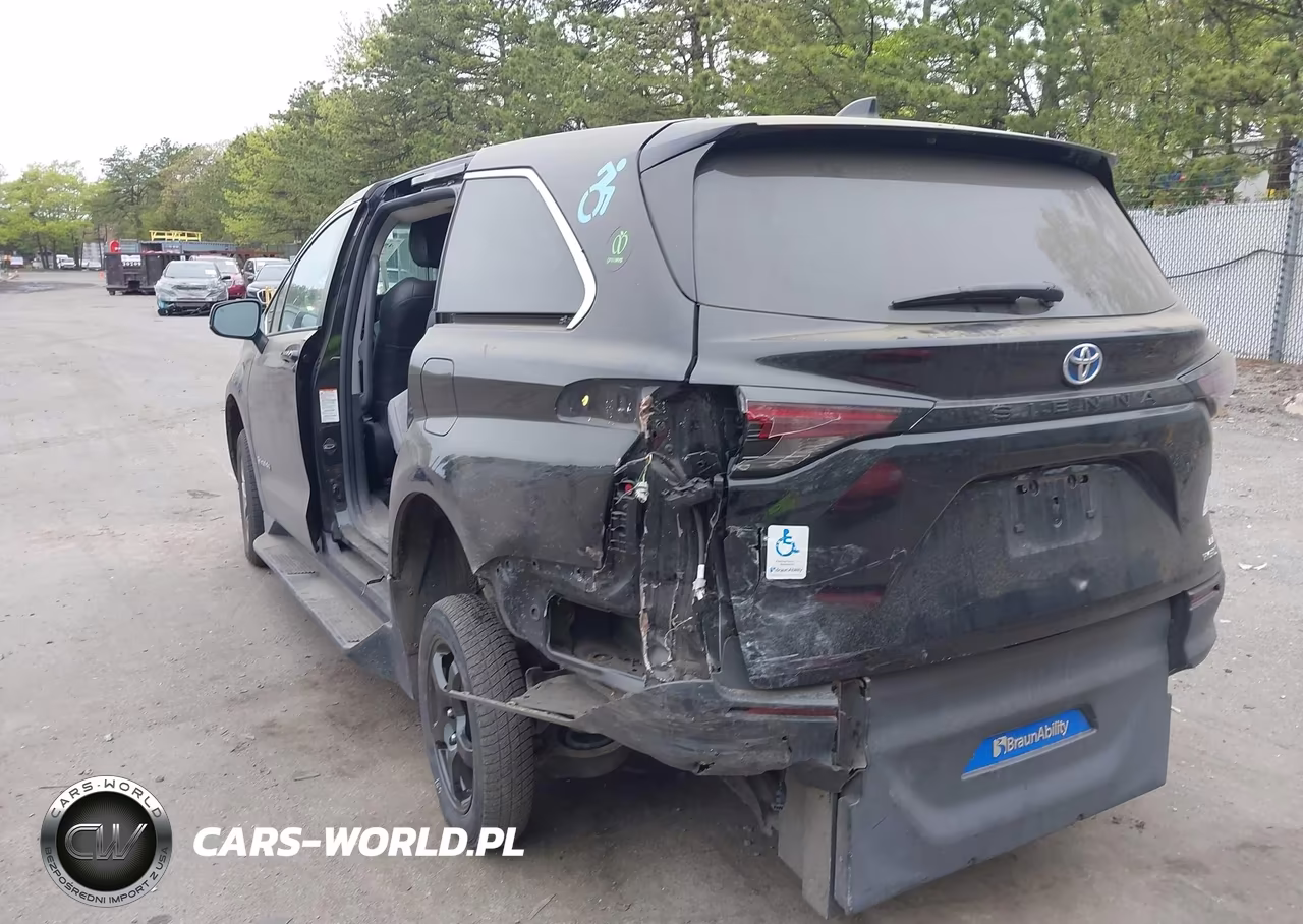 2023 Toyota Sienna Le VIN:5TDKRKEC9PS151990 - 3