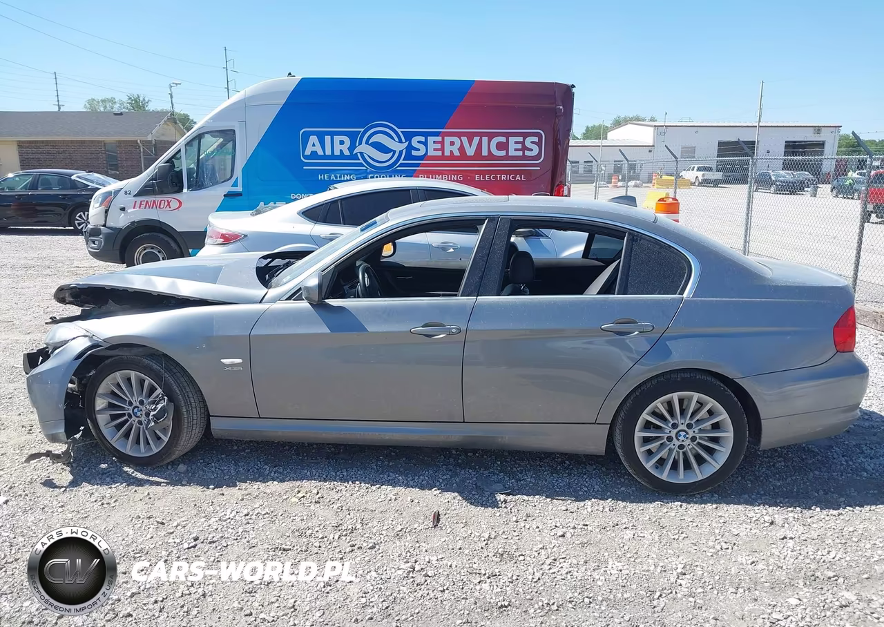 2011 BMW 335 Xi VIN:WBAPL5G59BNN23573 - 15