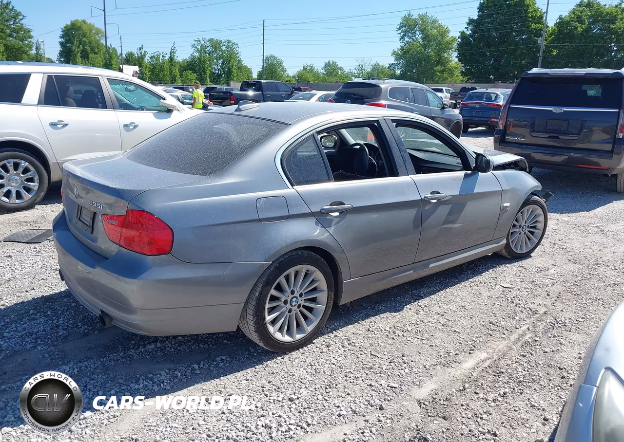 2011 BMW 335 Xi VIN:WBAPL5G59BNN23573 - 4