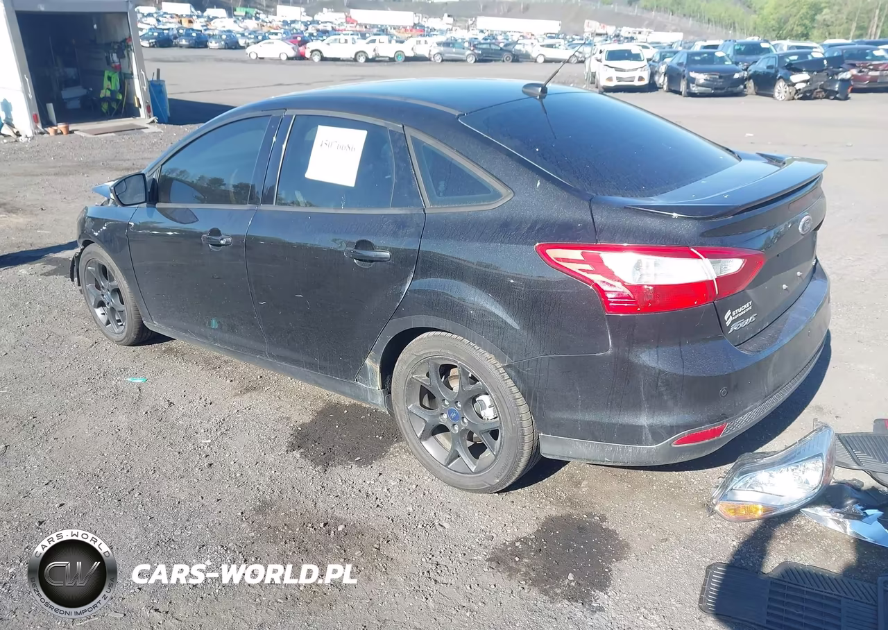 2014 Ford Focus Se VIN:1FADP3F29EL446795 - 3