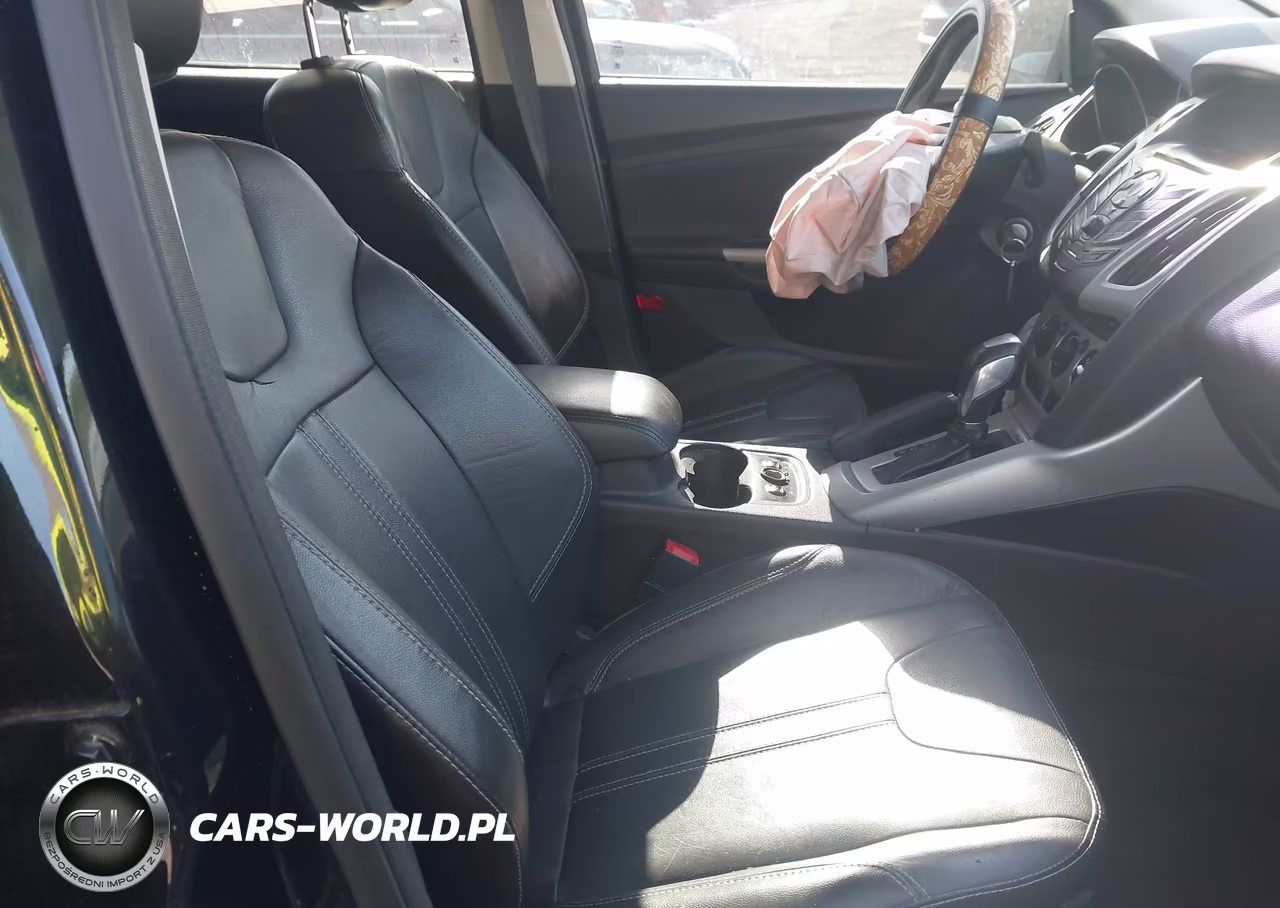 2014 Ford Focus Se VIN:1FADP3F29EL446795 - 5