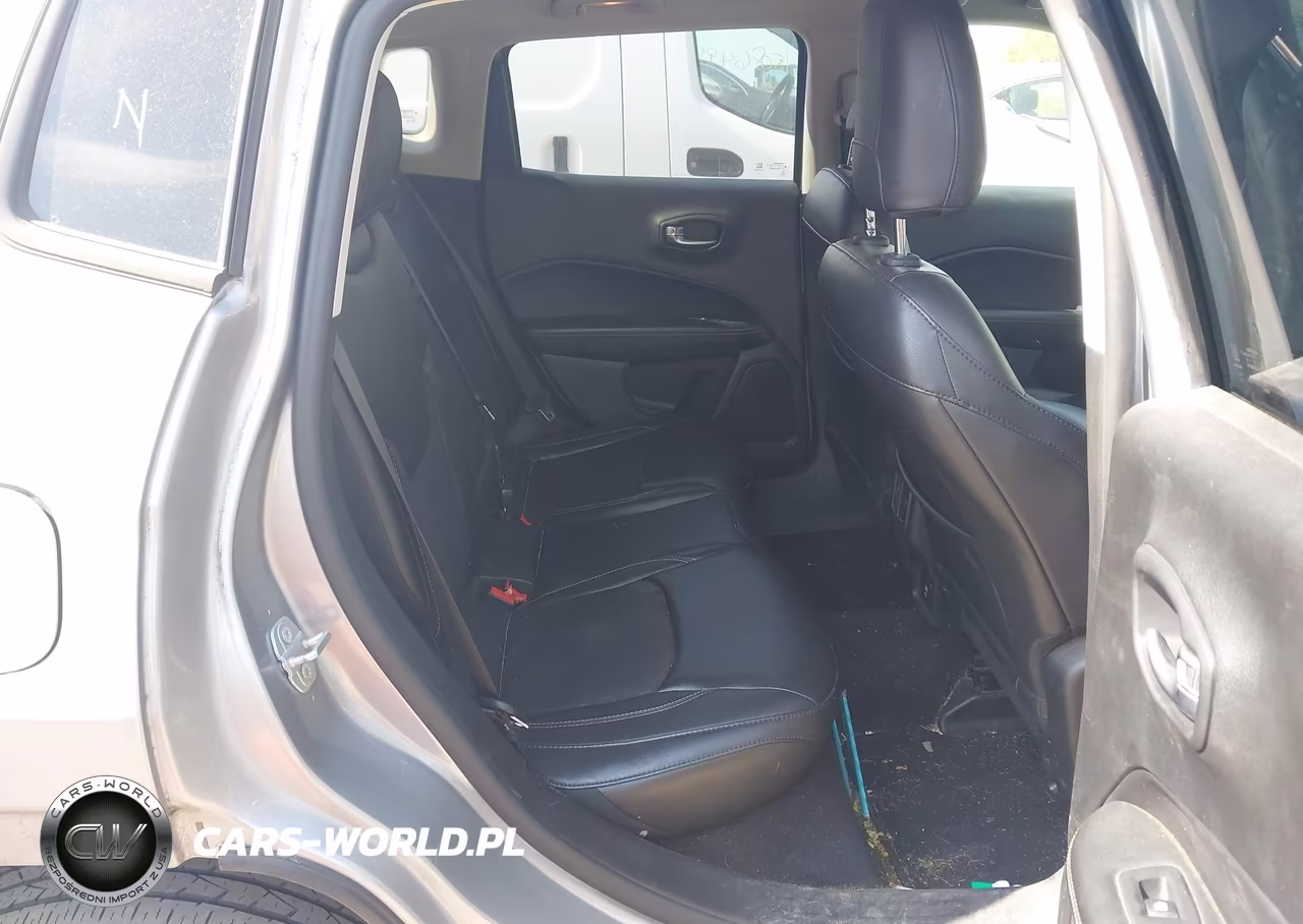 2018 Jeep Compass Latitude 4X4 VIN:3C4NJDBB4JT456211 - 8