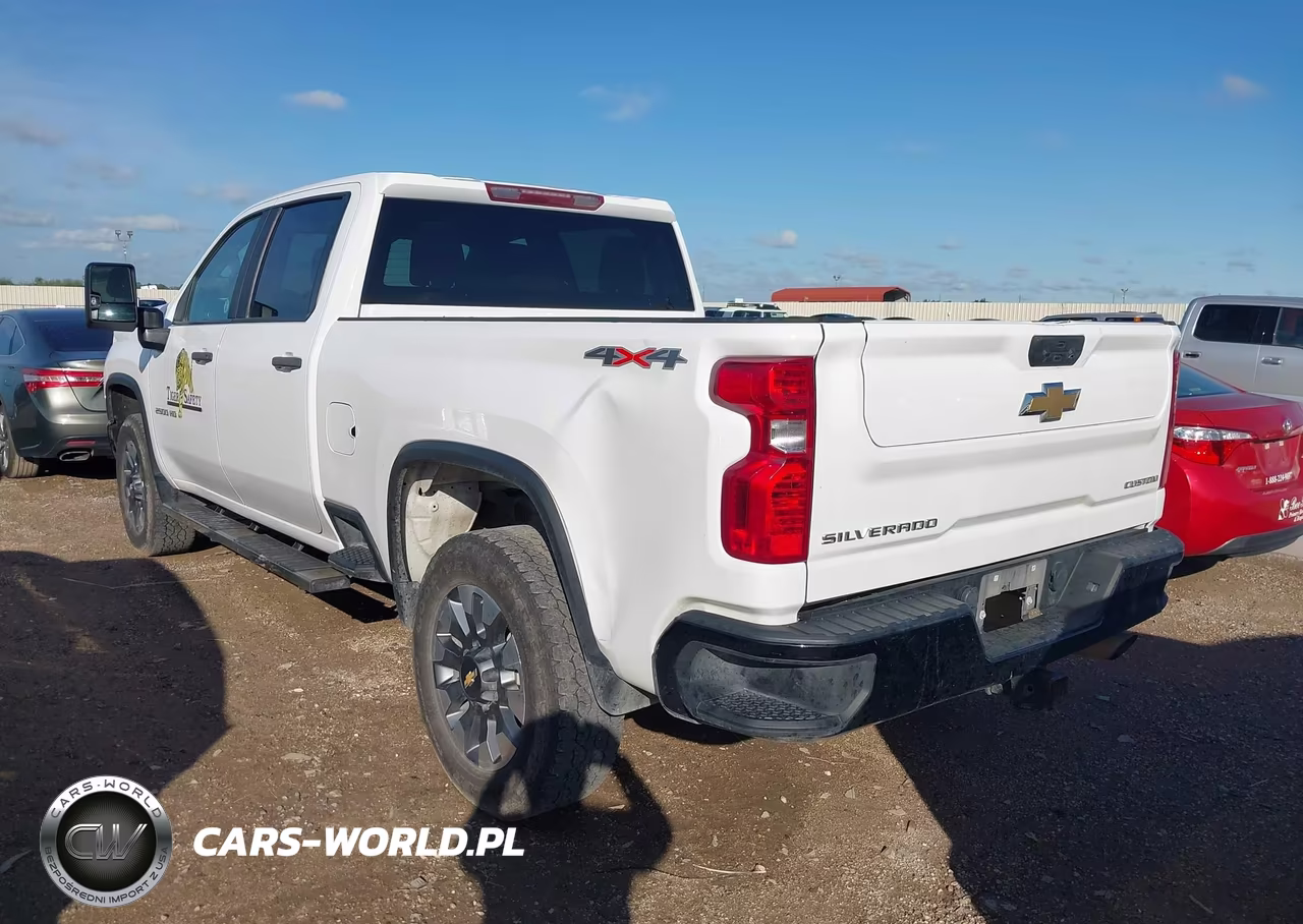 2023 Chevrolet Silverado 2500Hd 4Wd Standard Bed Custom VIN:2GC4YME78P1704498 - 3
