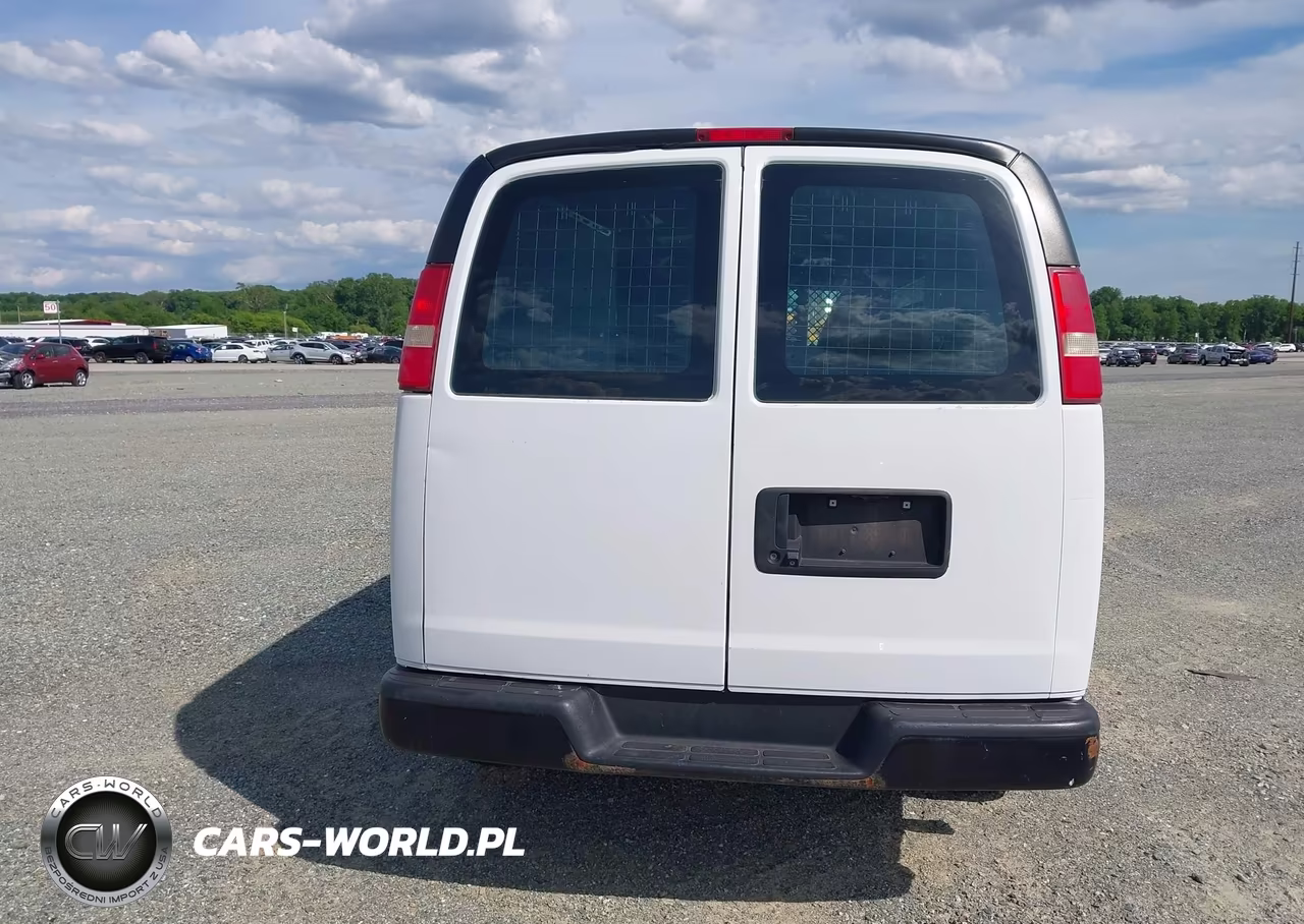 2015 Chevrolet Express 2500 Work Van VIN:1GCWGFCF5F1185836 - 16