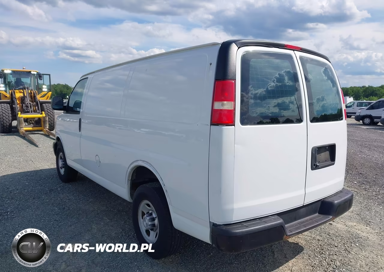 2015 Chevrolet Express 2500 Work Van VIN:1GCWGFCF5F1185836 - 3