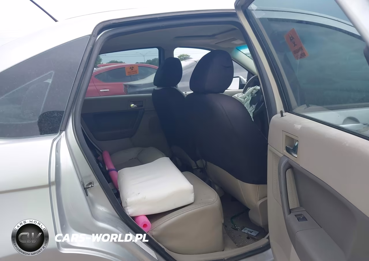 2010 Ford Focus Sel VIN:1FAHP3HN6AW230811 - 8