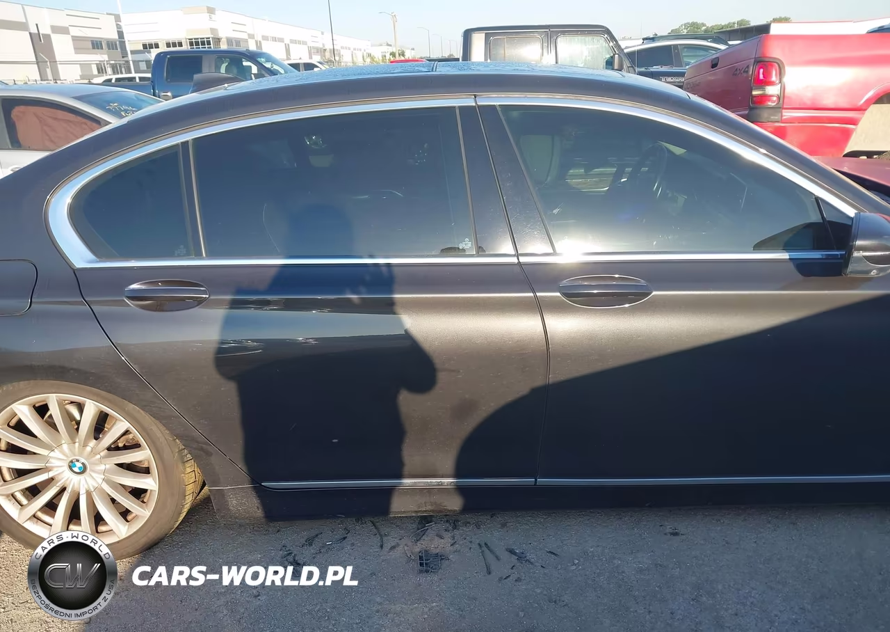 2016 BMW 740I VIN:WBA7E2C54GG547712 - 13