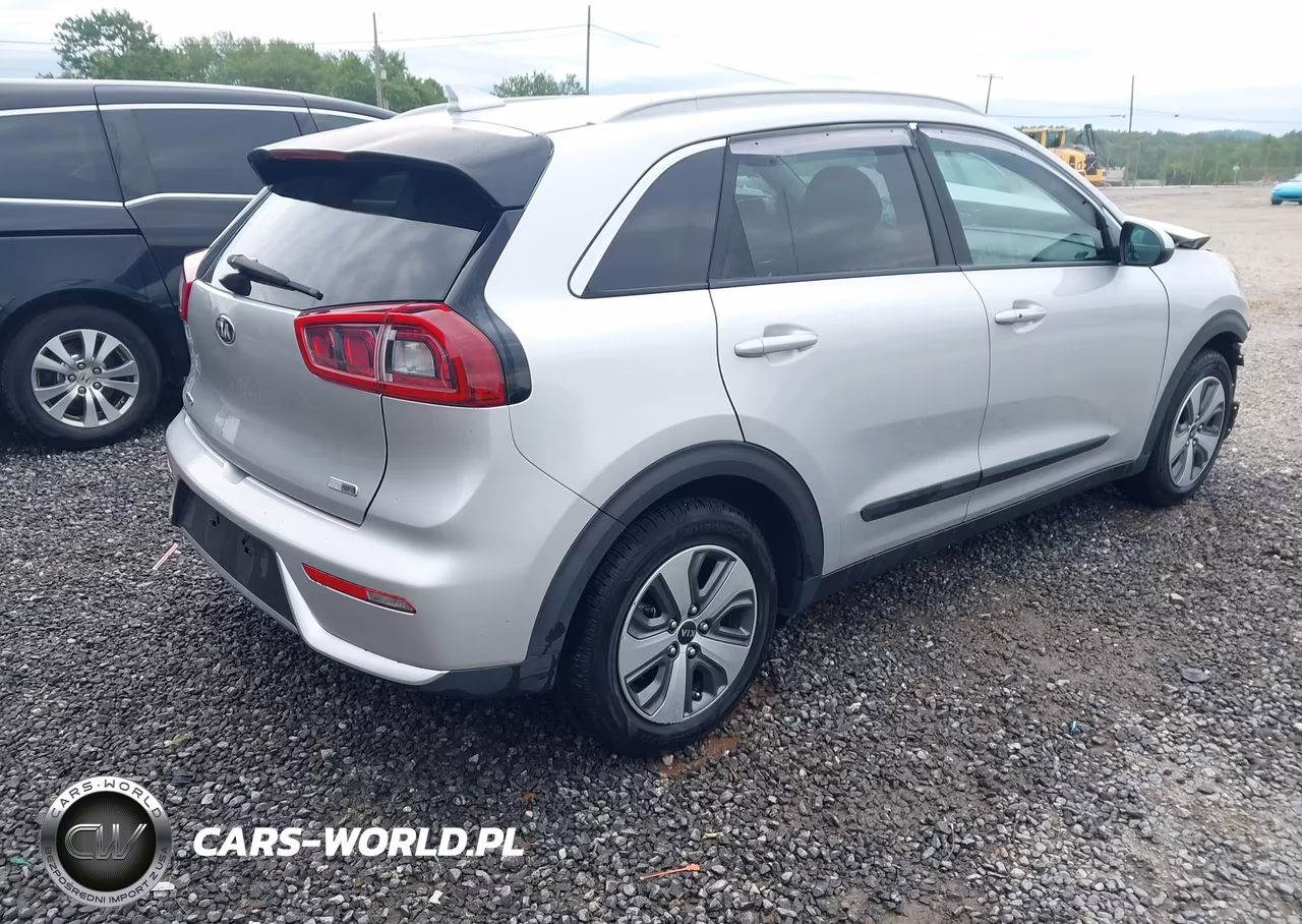 2018 Kia Niro Lx VIN:KNDCB3LC6J5201145 - 4