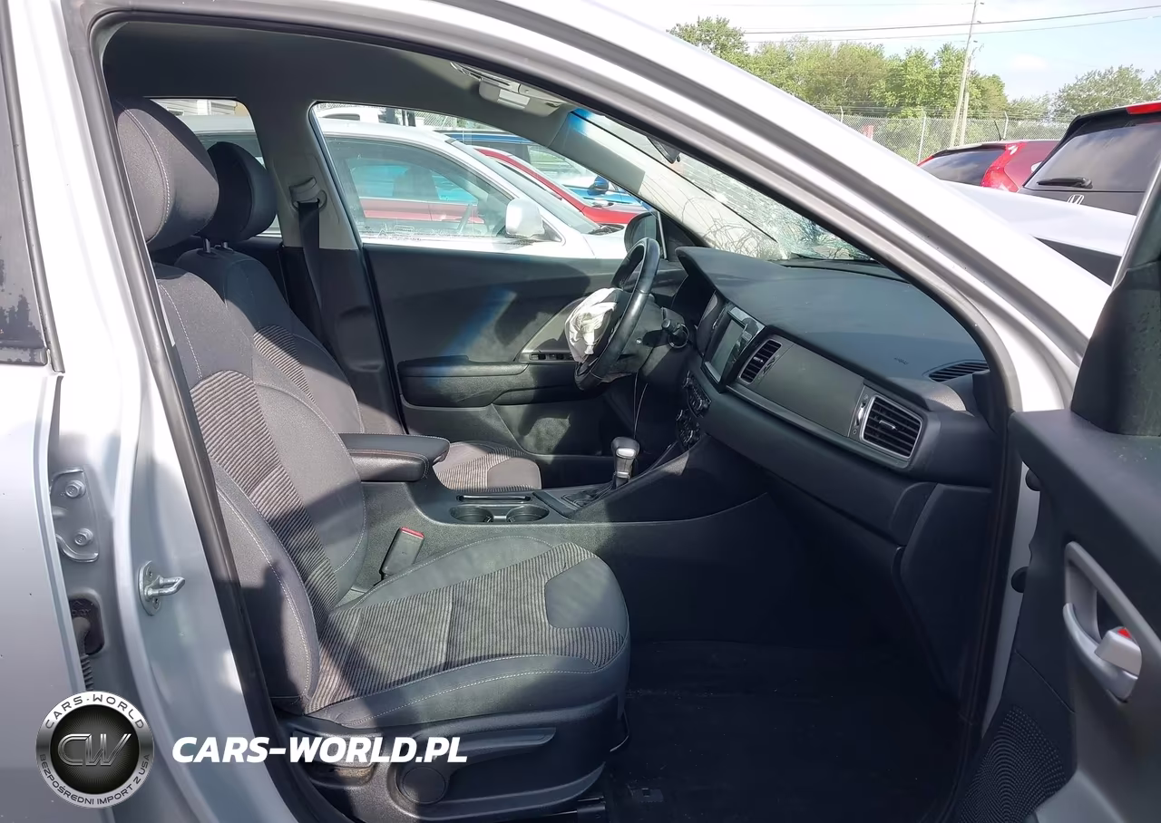 2018 Kia Niro Lx VIN:KNDCB3LC6J5201145 - 5