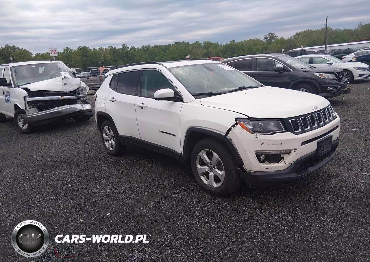 2018 Jeep Compass Latitude 4X4 – zdjęcie 1 z 15