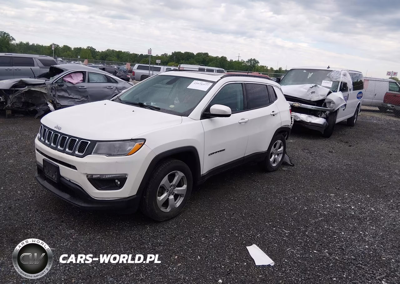 2018 Jeep Compass Latitude 4X4 VIN:3C4NJDBB3JT175808 - 2
