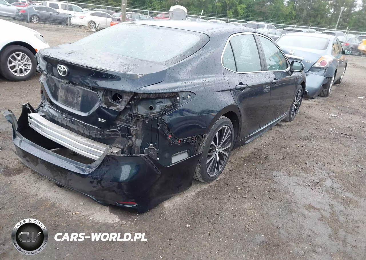 2018 Toyota Camry Se VIN:4T1B11HK9JU642885 - 4