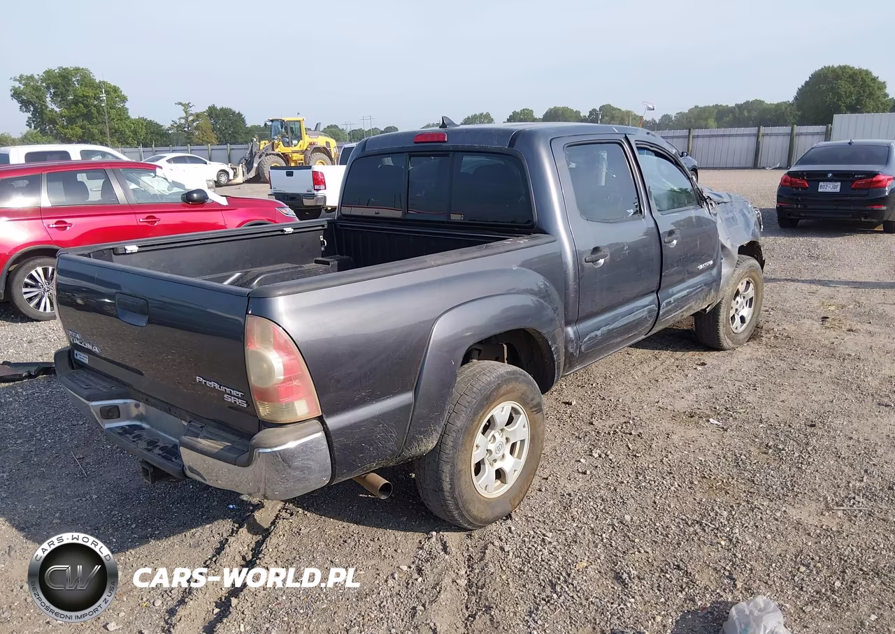 2015 Toyota Tacoma Prerunner VIN:5TFJX4GN9FX037606 - 4