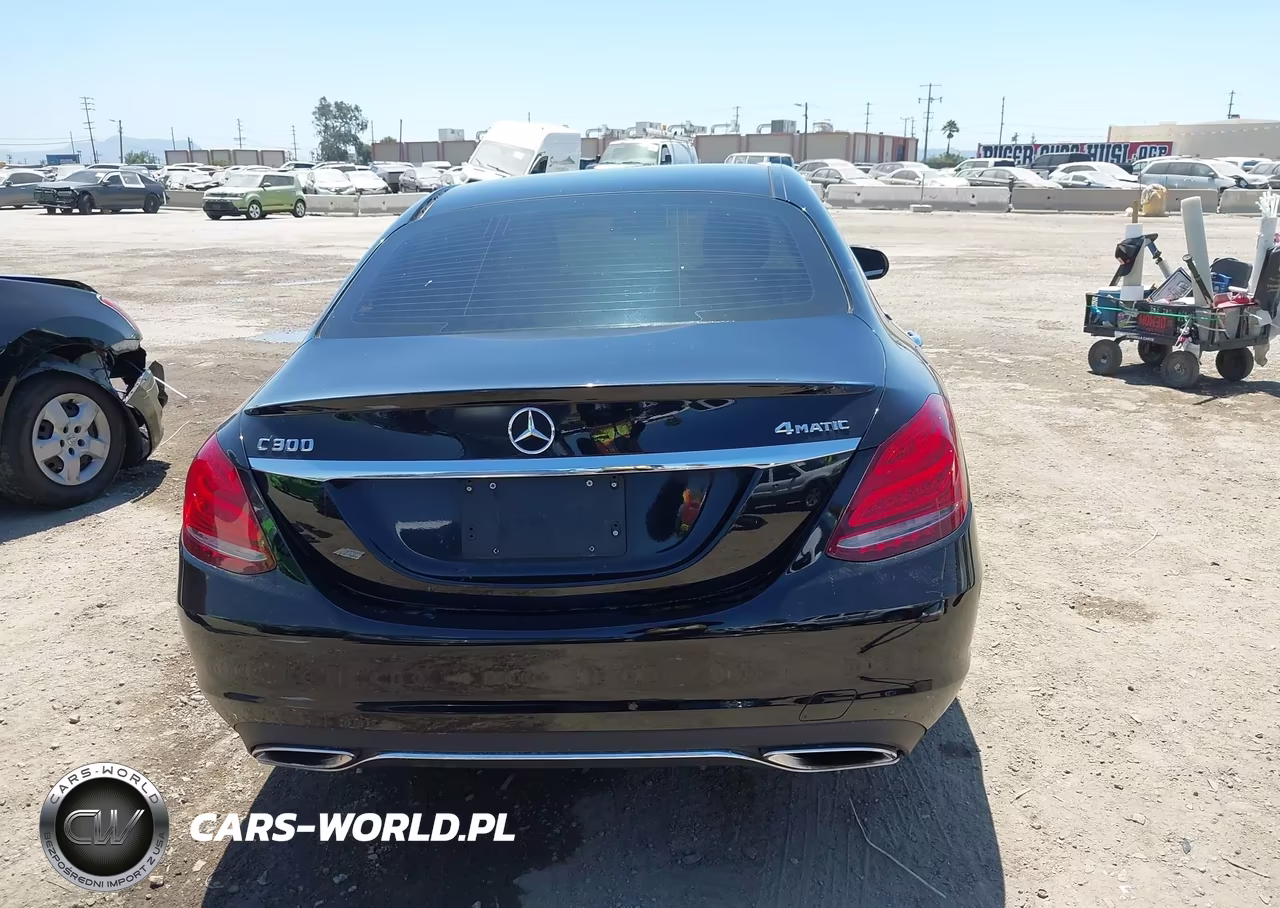 2015 Mercedes-Benz C 300 4Matic VIN:55SWF4KB9FU040603 - 17