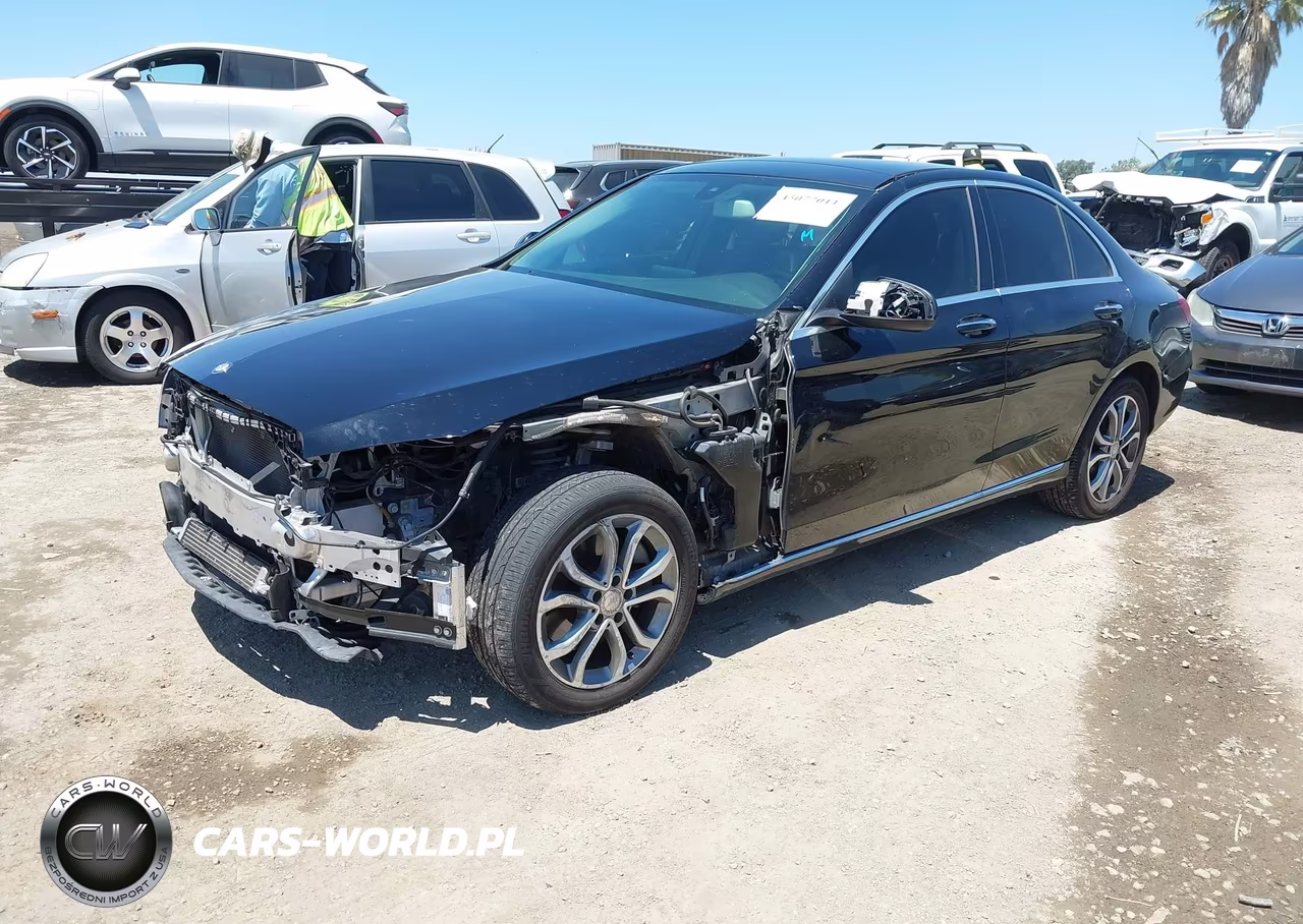 2015 Mercedes-Benz C 300 4Matic VIN:55SWF4KB9FU040603 - 2