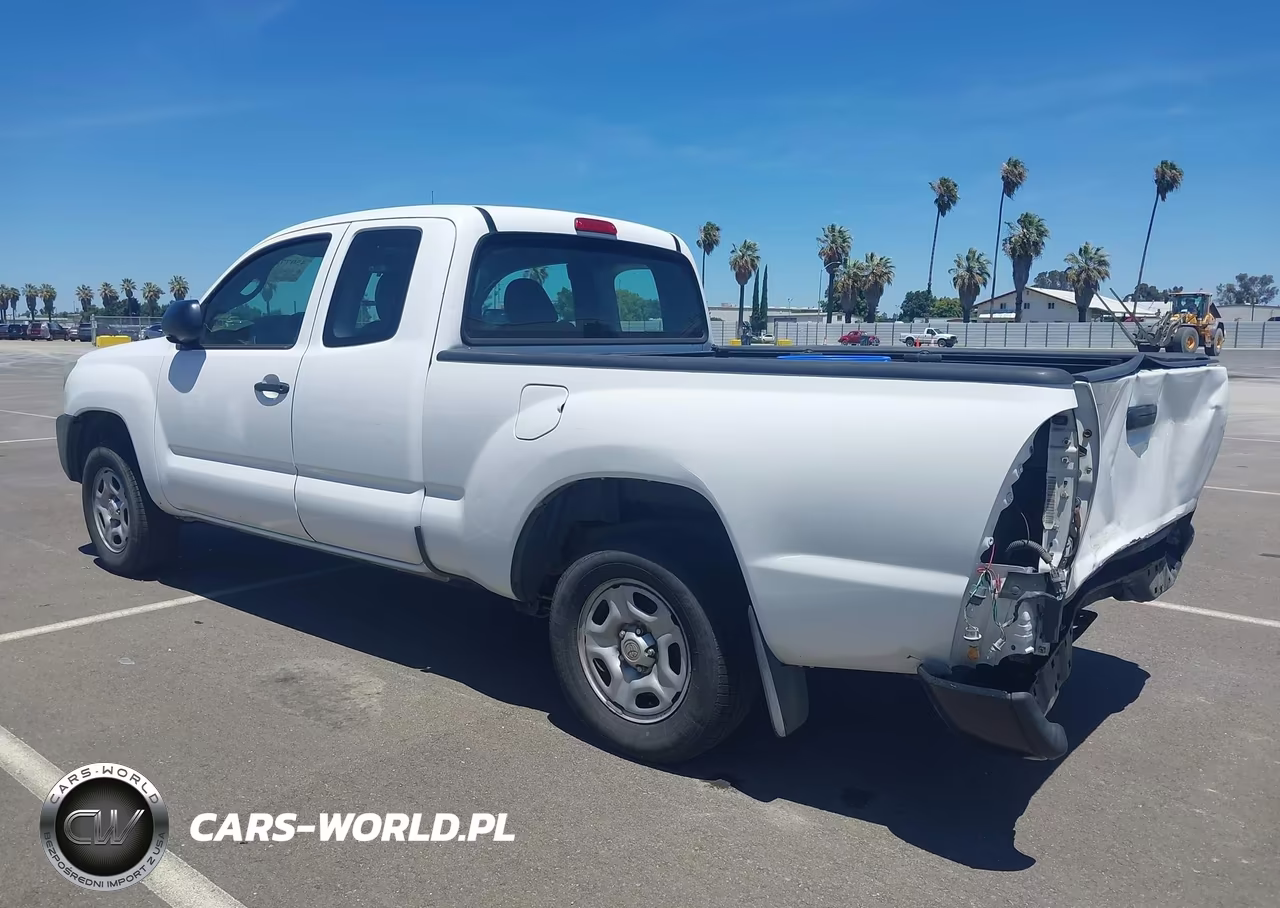 2015 Toyota Tacoma VIN:5TFTX4CN1FX067584 - 3