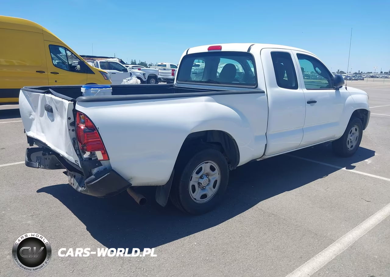 2015 Toyota Tacoma VIN:5TFTX4CN1FX067584 - 4