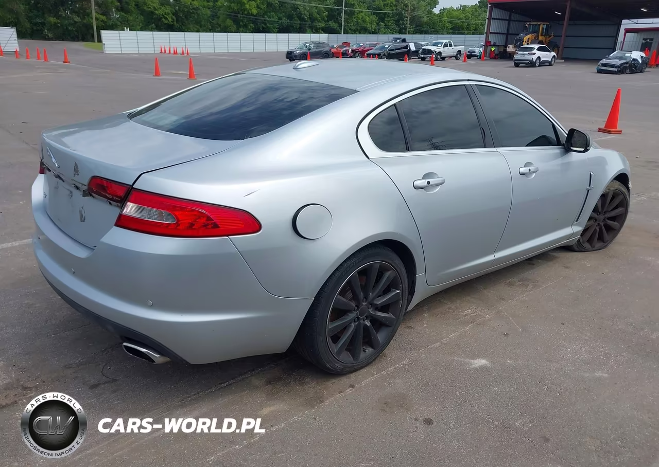 2010 Jaguar Xf Premium VIN:SAJWA0GB0ALR53212 - 4