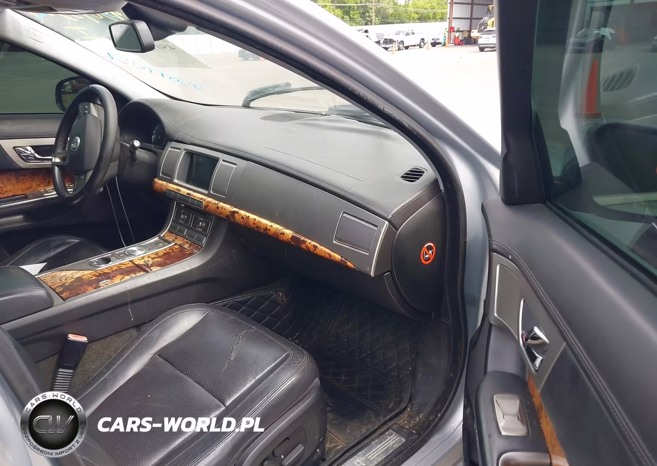 2010 Jaguar Xf Premium VIN:SAJWA0GB0ALR53212 - 5