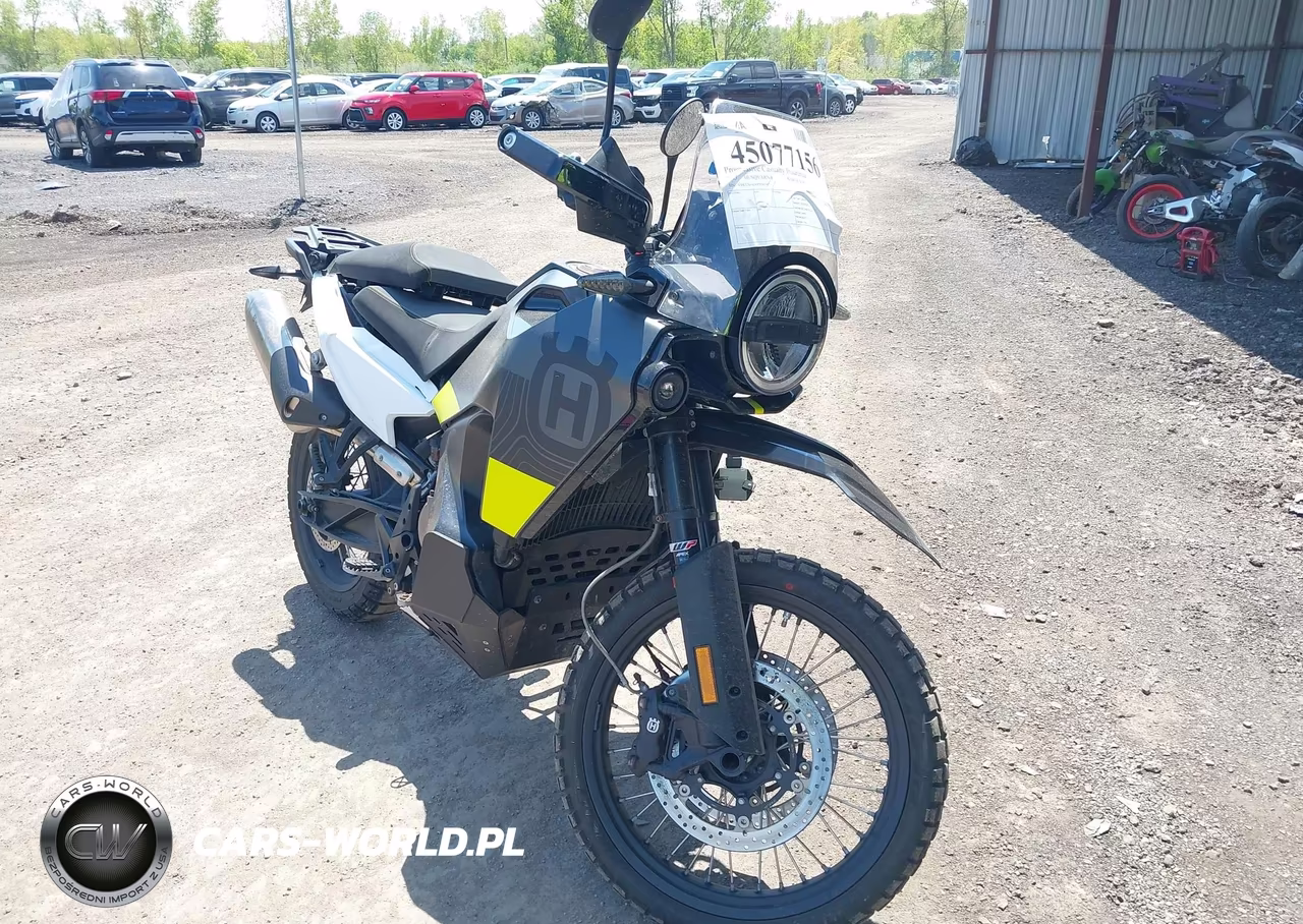2023 Husqvarna Norden 901