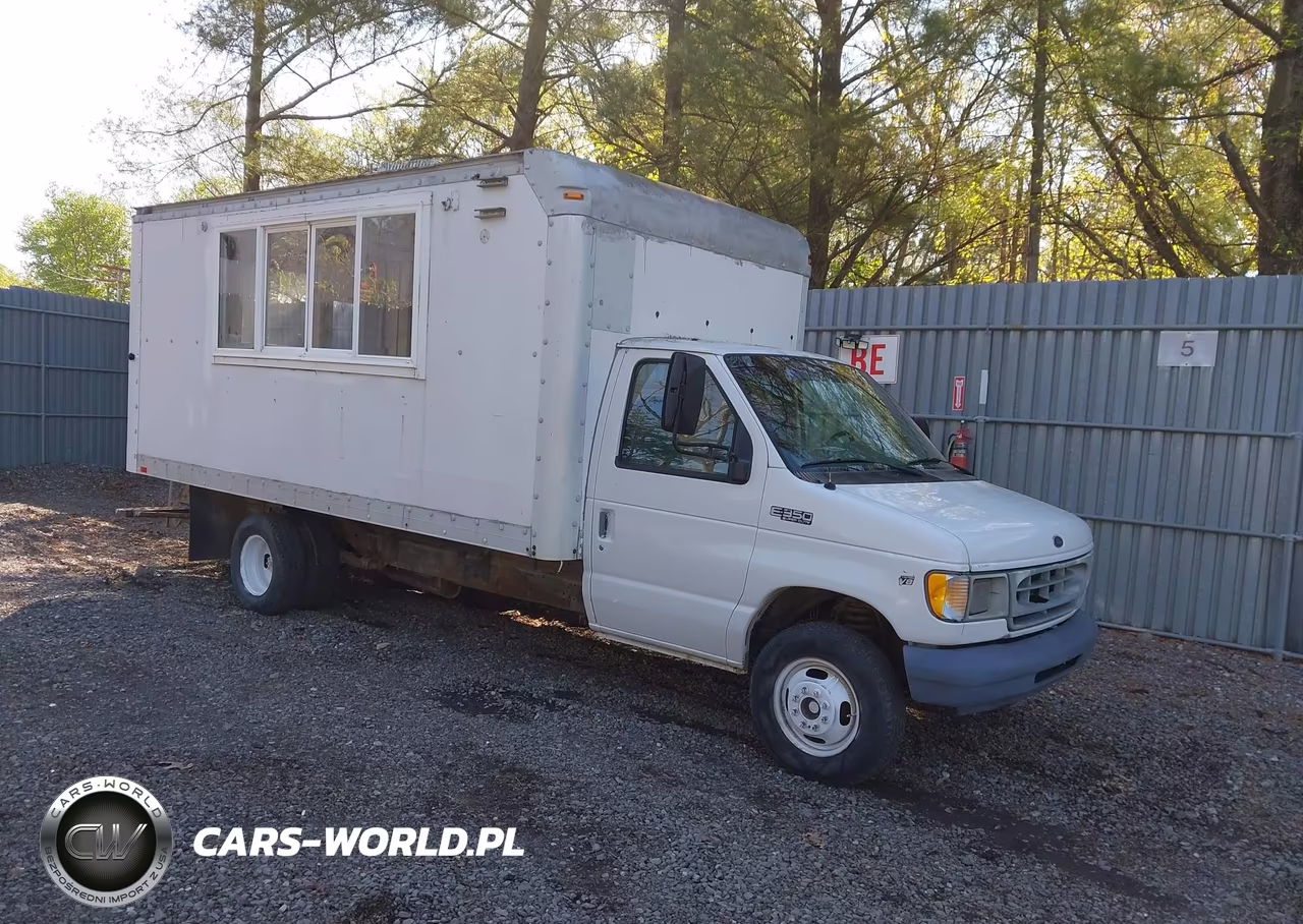 1999 Ford E-350 Comm. Cutaway Standard
