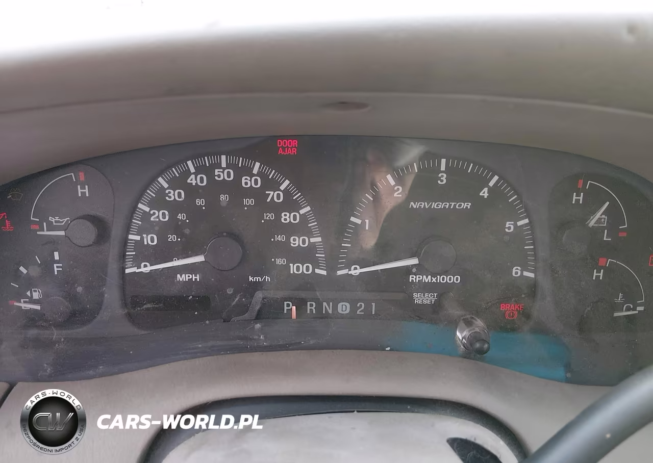 2000 Lincoln Navigator VIN:5LMFU28A0YLJ16745 - 7