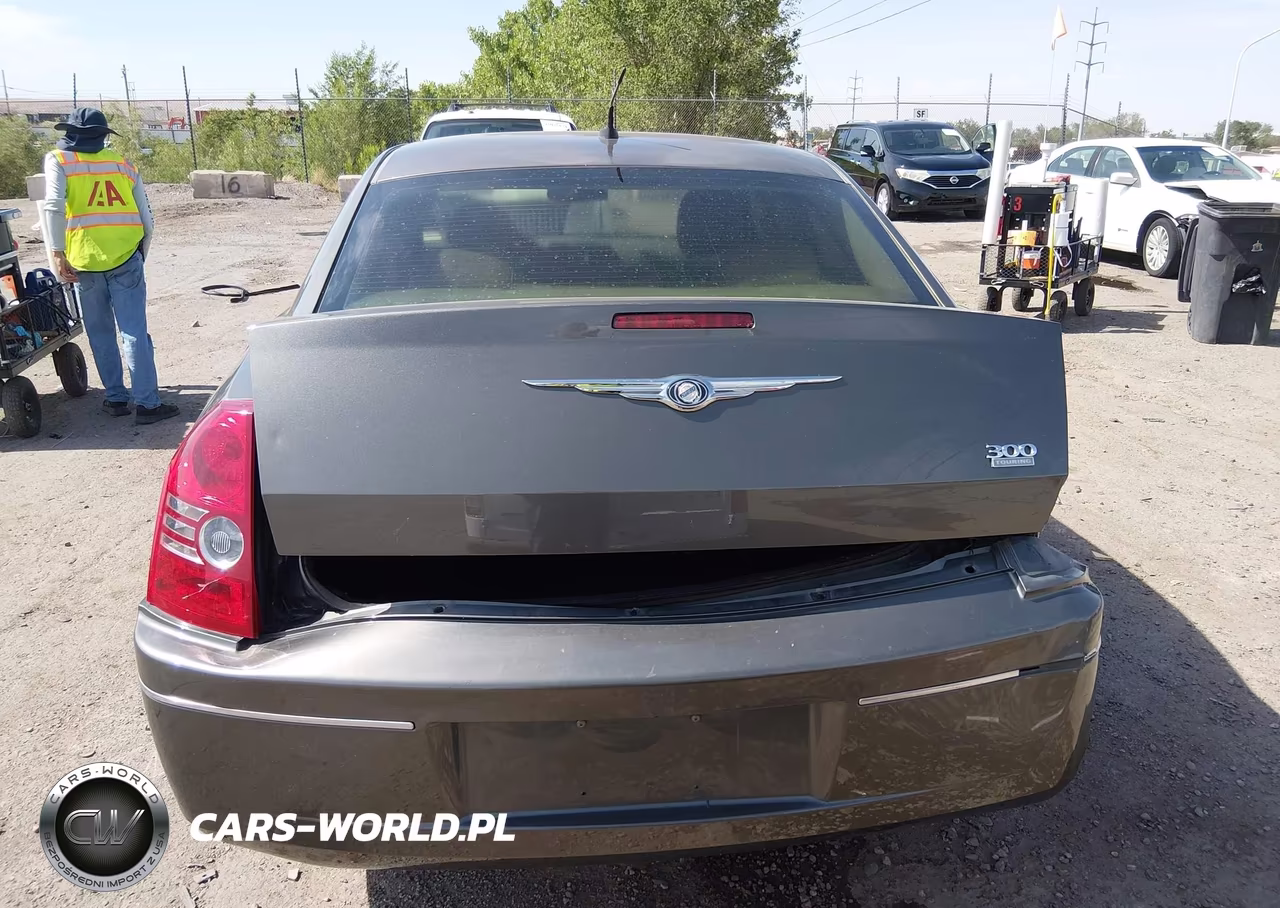 2008 Chrysler 300 Touring VIN:2C3LA53G48H253060 - 16