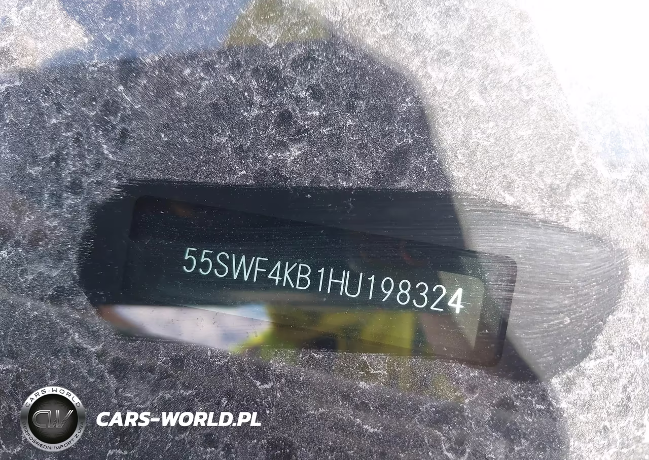 2017 Mercedes-Benz C 300 4Matic VIN:55SWF4KB1HU198324 - 17