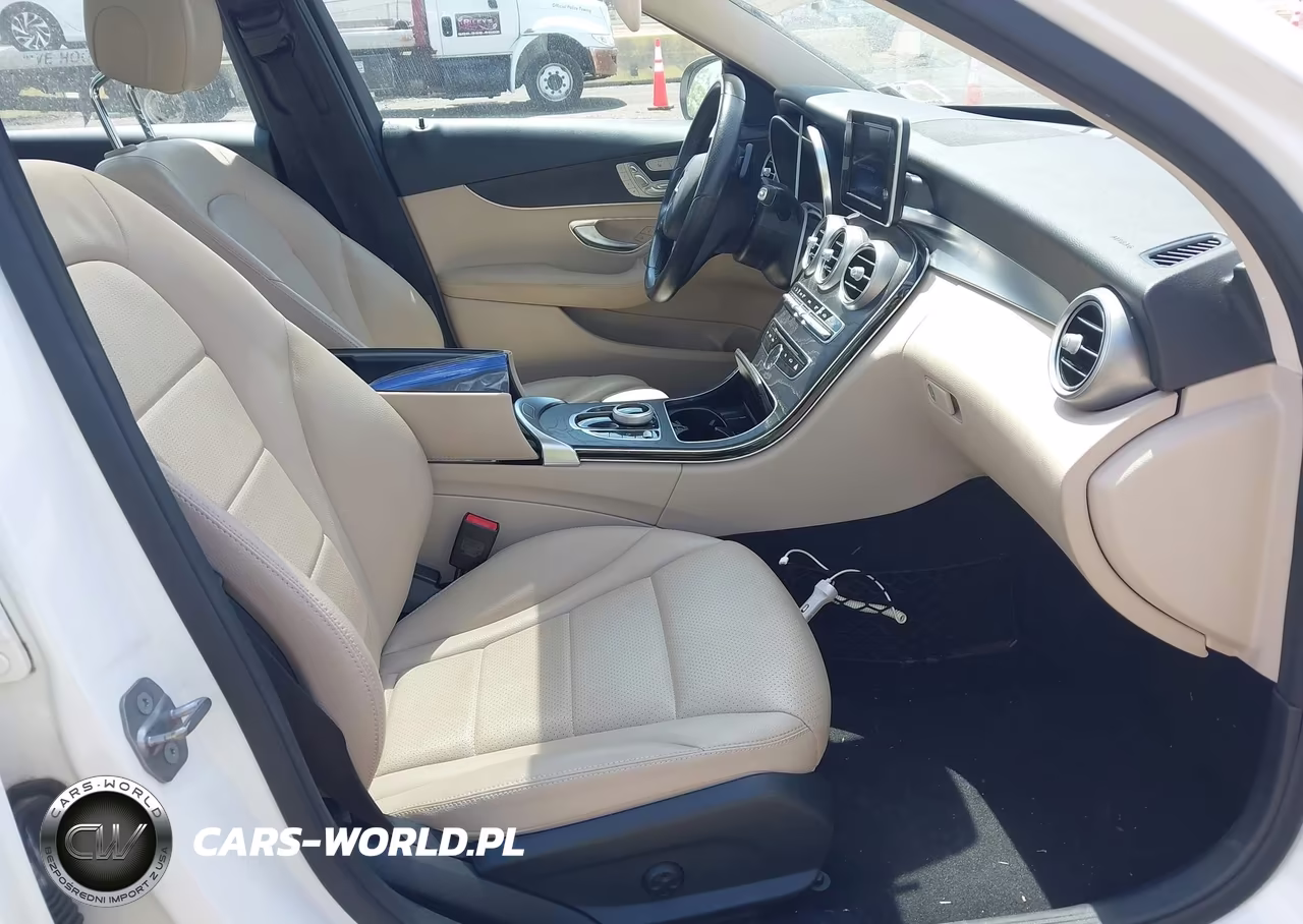 2017 Mercedes-Benz C 300 4Matic VIN:55SWF4KB1HU198324 - 5