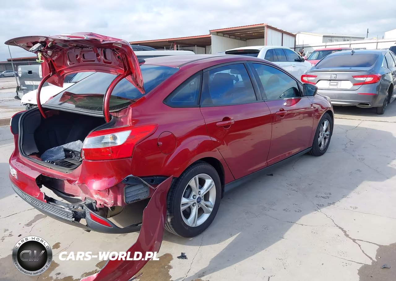 2014 Ford Focus Se VIN:1FADP3F29EL109138 - 4