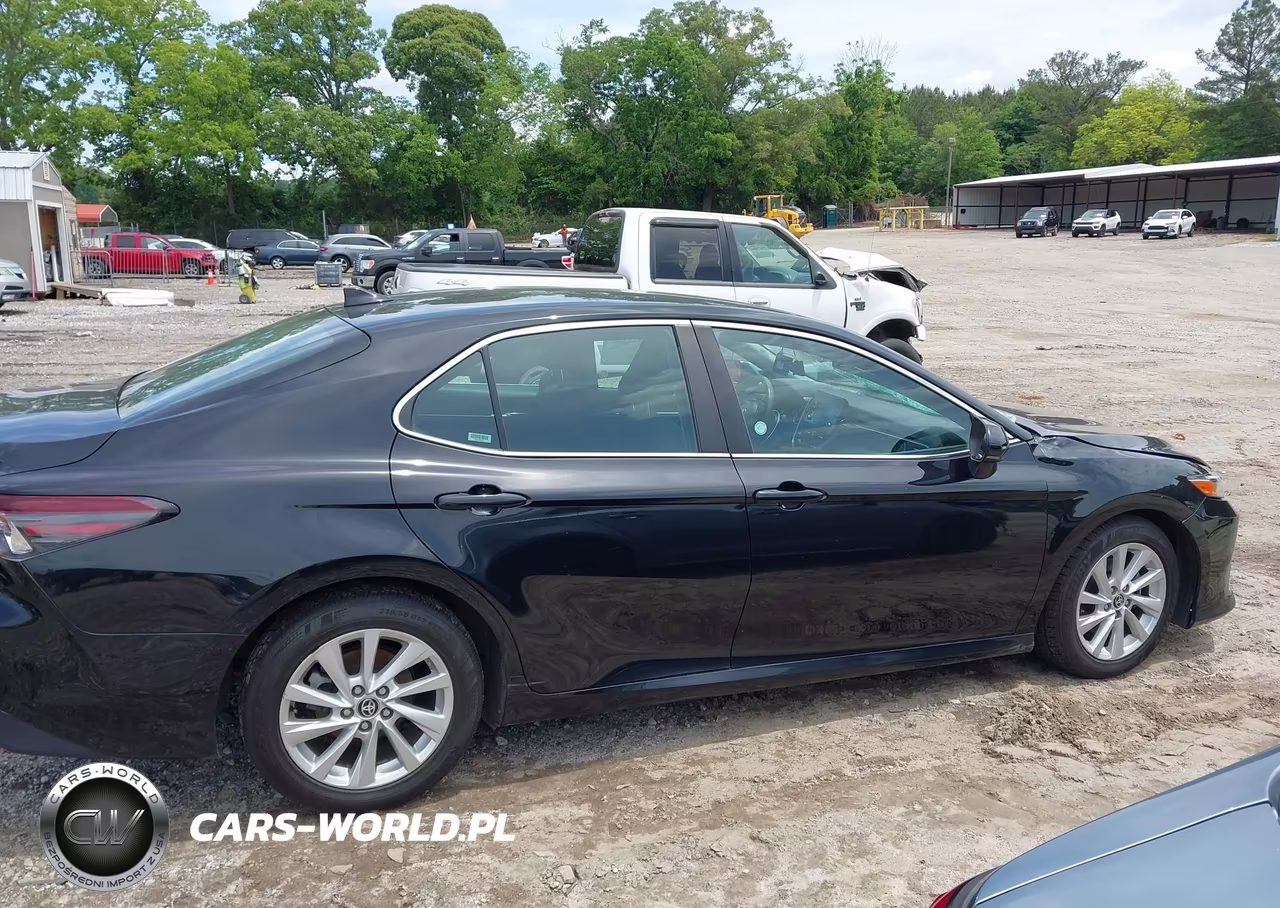 2021 Toyota Camry Le VIN:4T1C11AK6MU592837 - 13