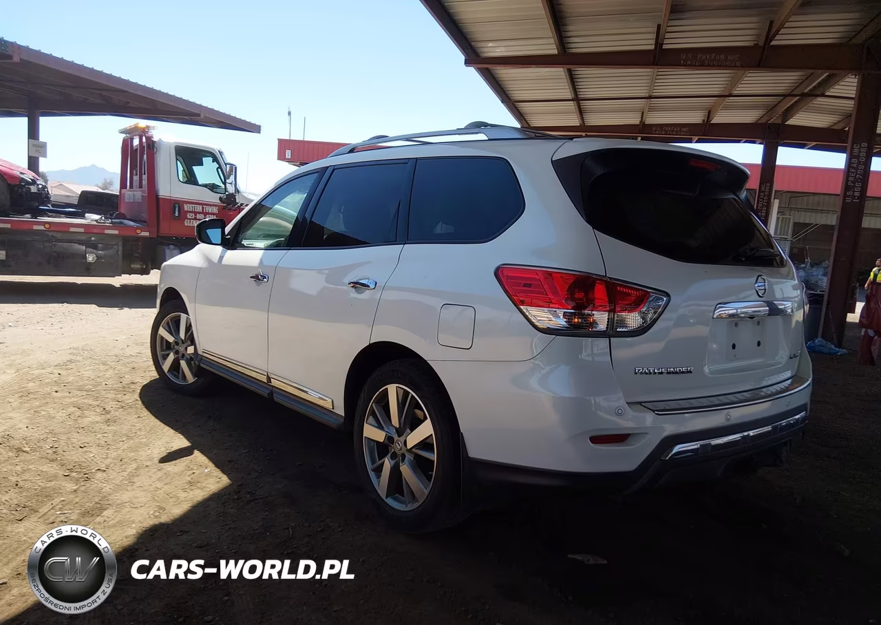 2015 Nissan Pathfinder Platinum VIN:5N1AR2MN3FC712906 - 3