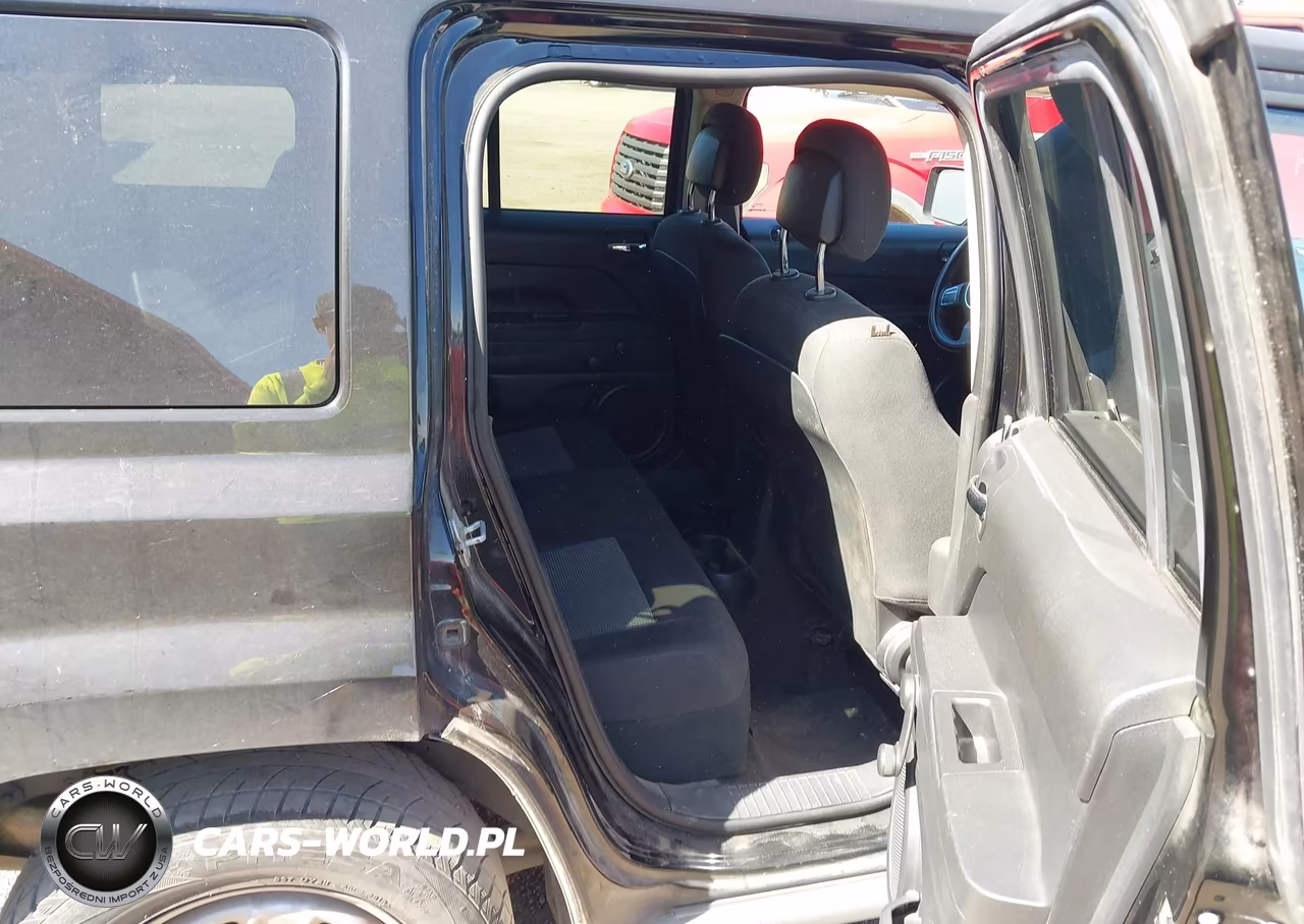 2015 Jeep Patriot Sport VIN:1C4NJPBB6FD281216 - 8