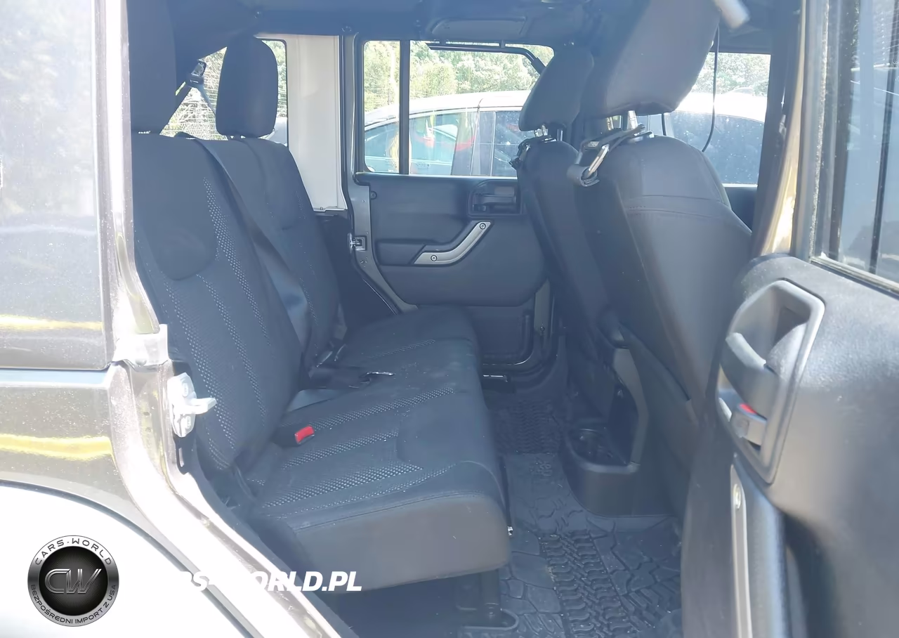 2016 Jeep Wrangler Unlimited Black Bear VIN:1C4BJWDG3GL178672 - 8
