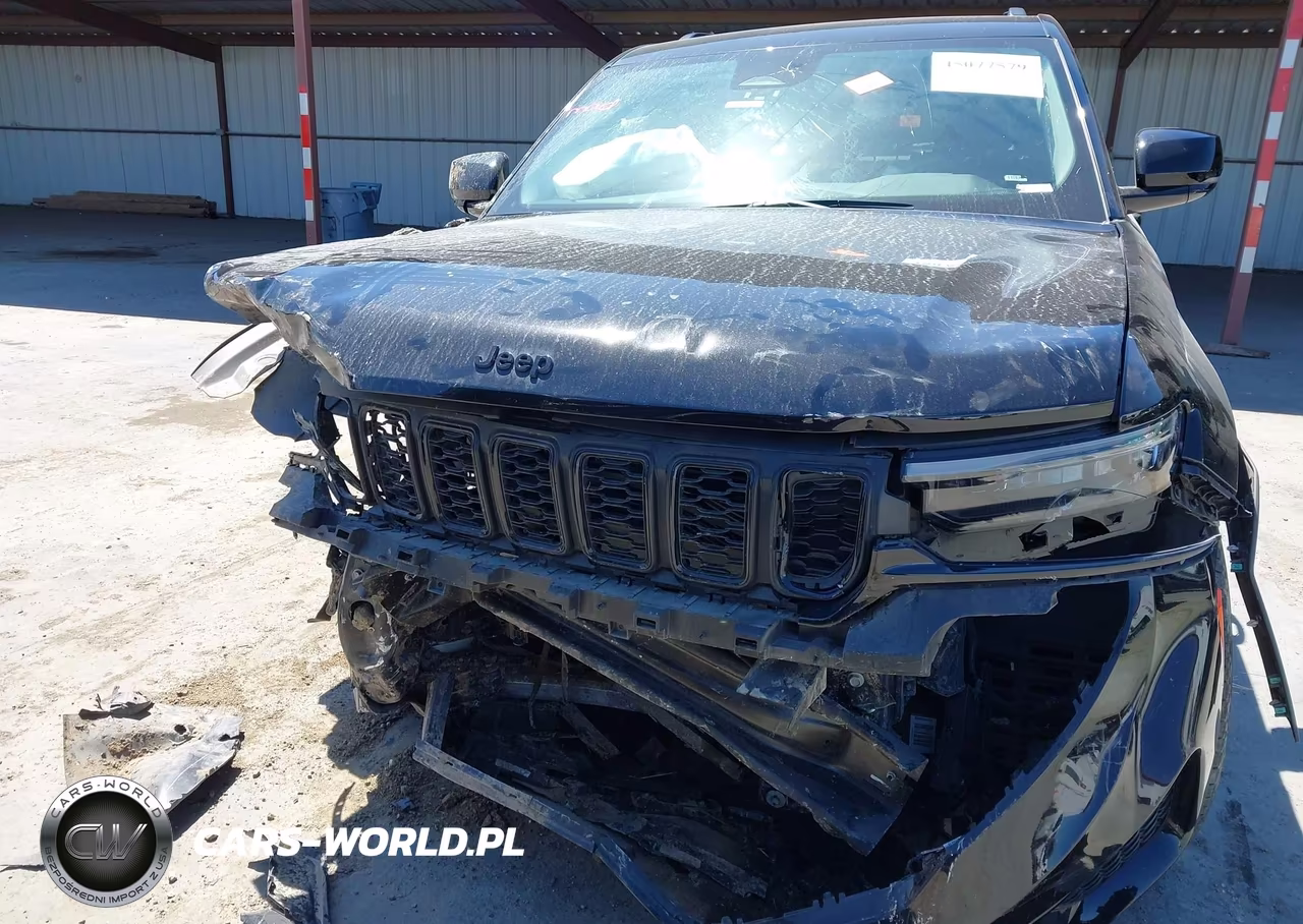 2024 Jeep Grand Cherokee Limited 4X4 VIN:1C4RJHBG8RC702396 - 12