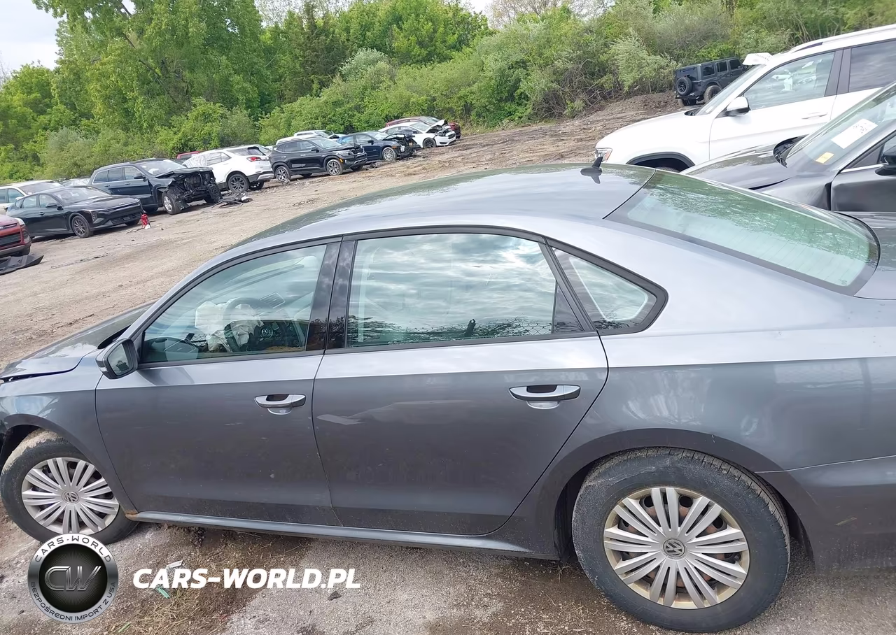 2014 Volkswagen Passat 1.8T S VIN:1VWAT7A3XEC063655 - 14