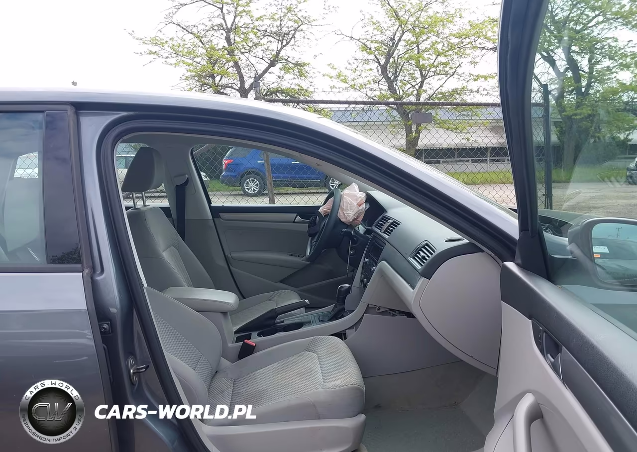 2014 Volkswagen Passat 1.8T S VIN:1VWAT7A3XEC063655 - 5