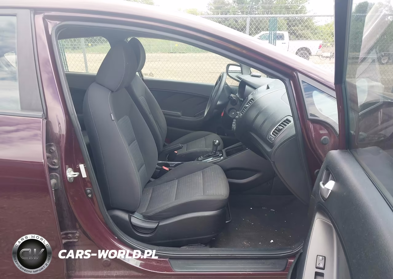 2018 Kia Forte Lx VIN:3KPFL4A79JE250799 - 5