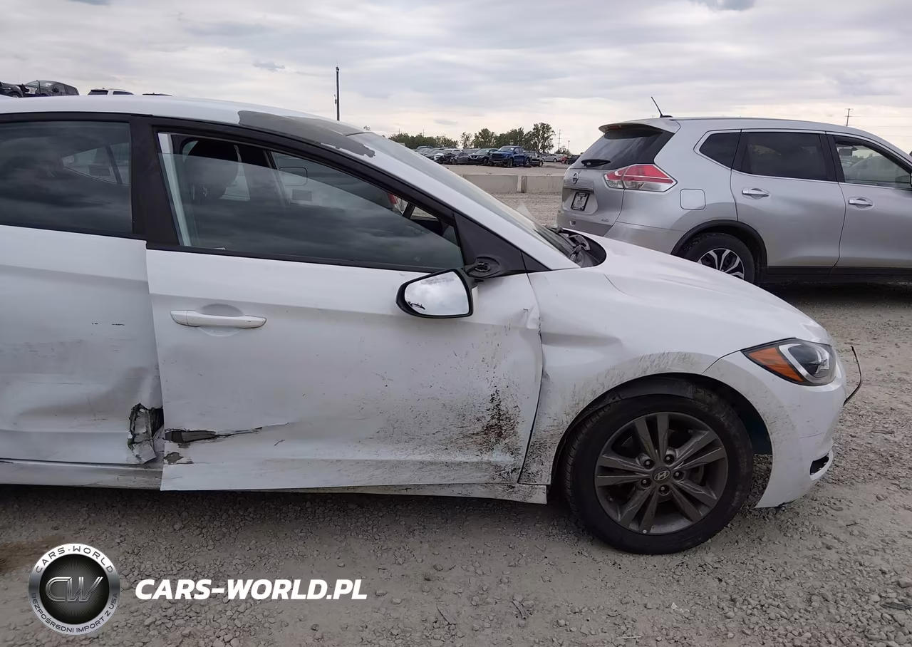 2018 Hyundai Elantra Sel VIN:5NPD84LF8JH358274 - 17