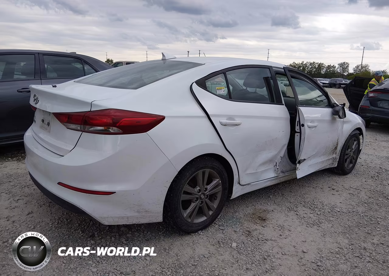 2018 Hyundai Elantra Sel VIN:5NPD84LF8JH358274 - 4