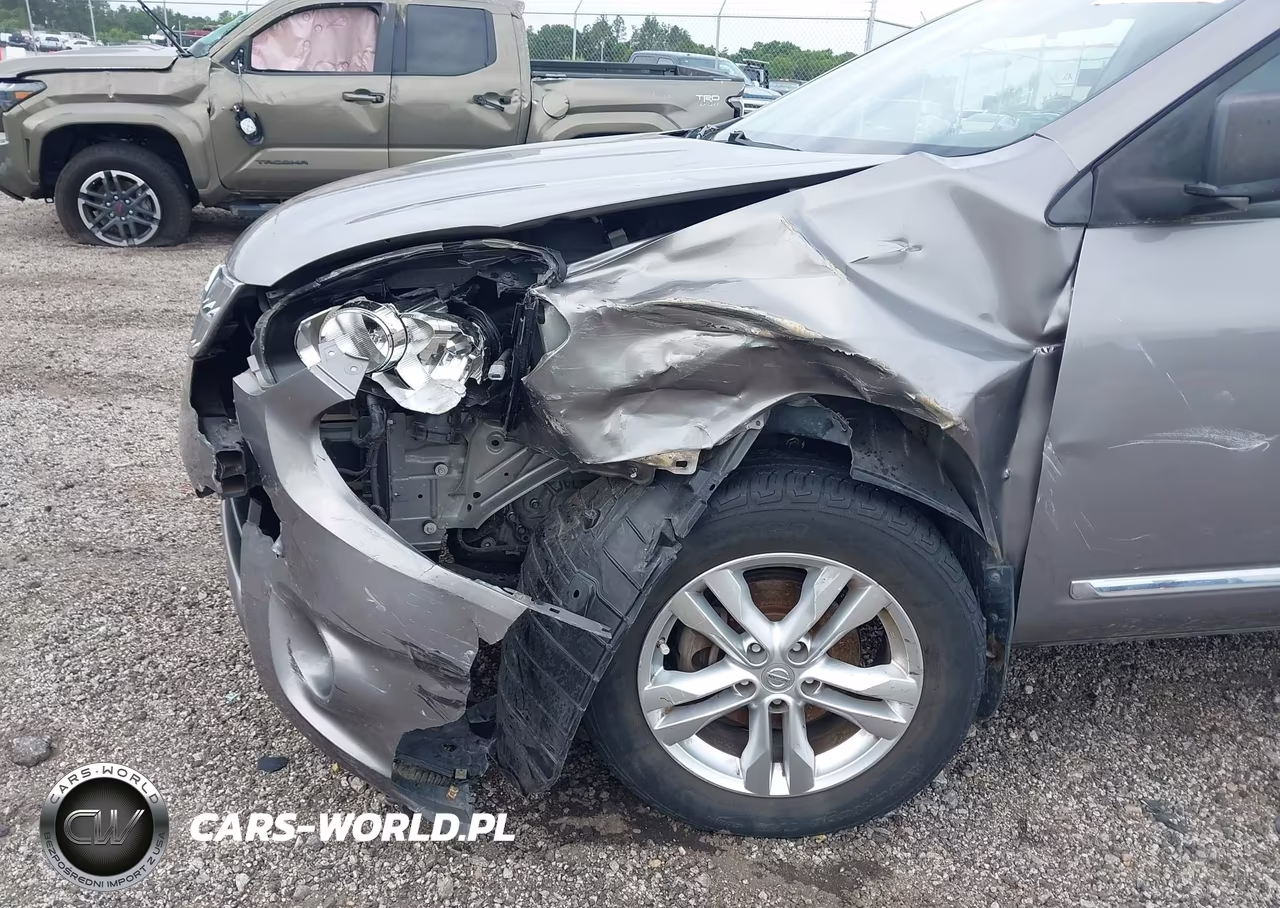 2015 Nissan Rogue Select S VIN:JN8AS5MT9FW661388 - 6