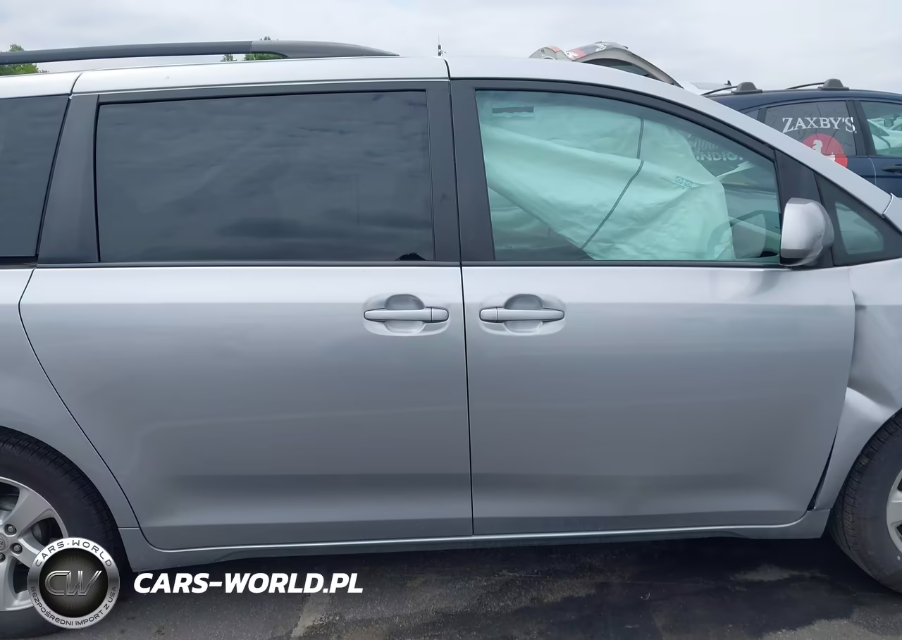 2015 Toyota Sienna Le 8 Passenger VIN:5TDKK3DC7FS582404 - 14