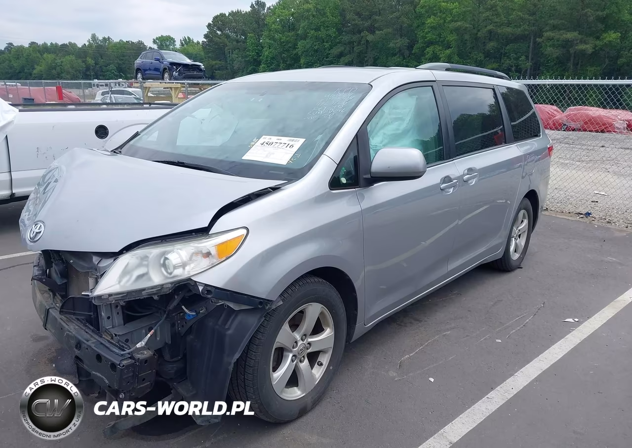 2015 Toyota Sienna Le 8 Passenger VIN:5TDKK3DC7FS582404 - 2