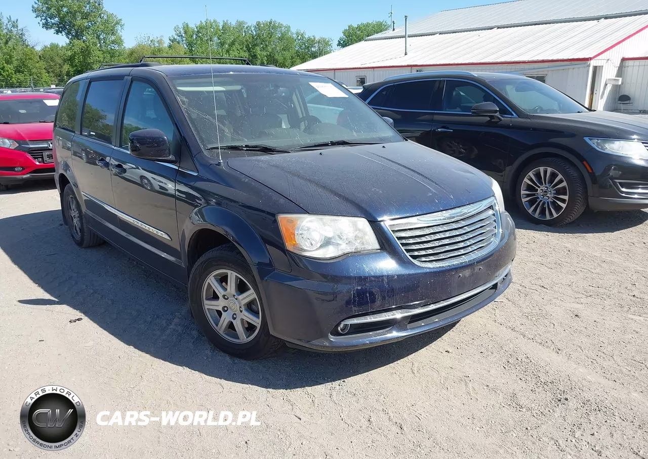 2012 Chrysler Town & Country Touring – zdjęcie 1 z 16