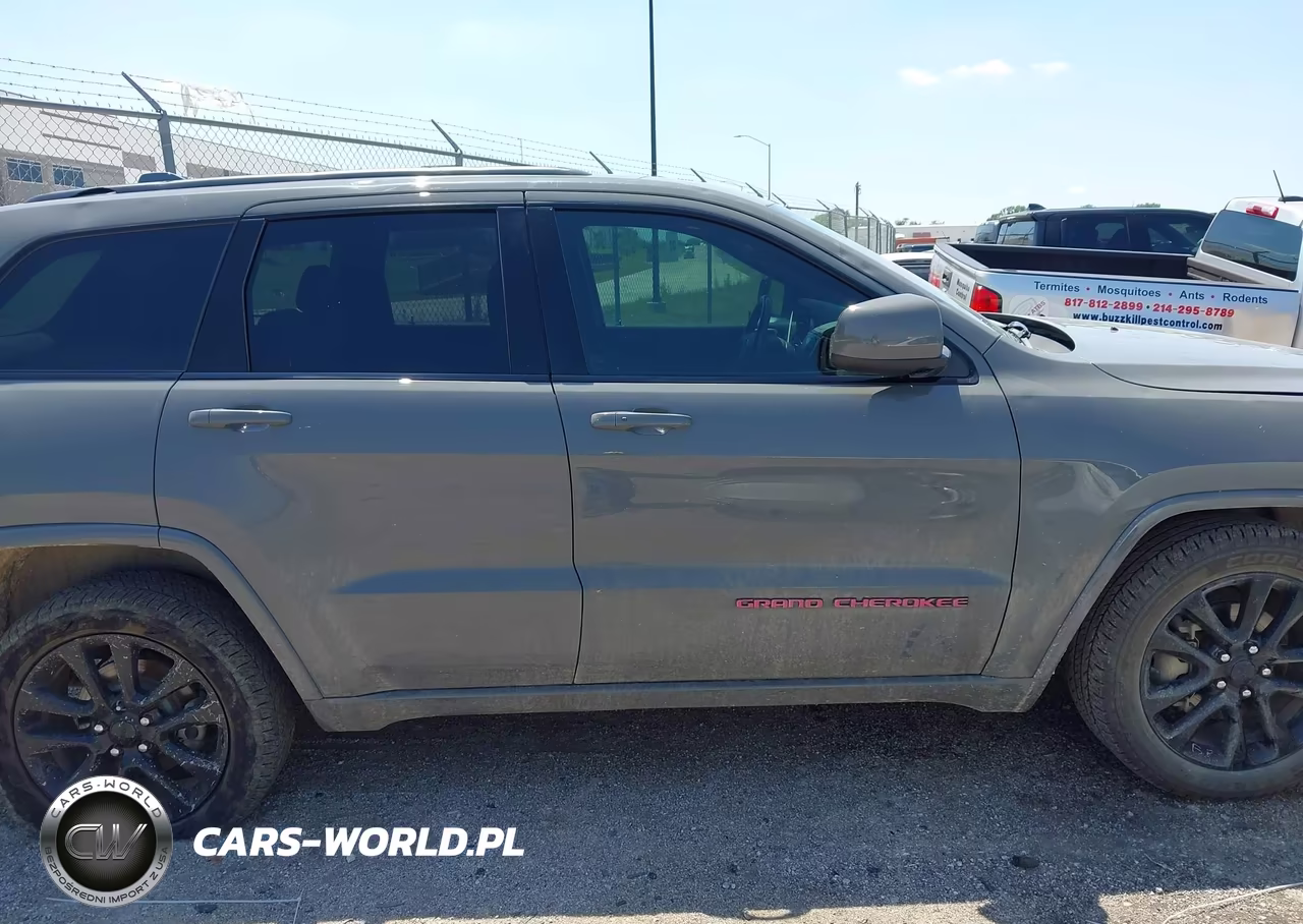 2020 Jeep Grand Cherokee Altitude 4X2 VIN:1C4RJEAG6LC337482 - 13