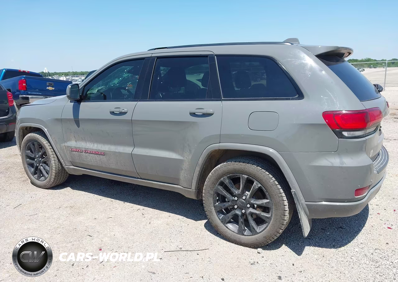 2020 Jeep Grand Cherokee Altitude 4X2 VIN:1C4RJEAG6LC337482 - 3