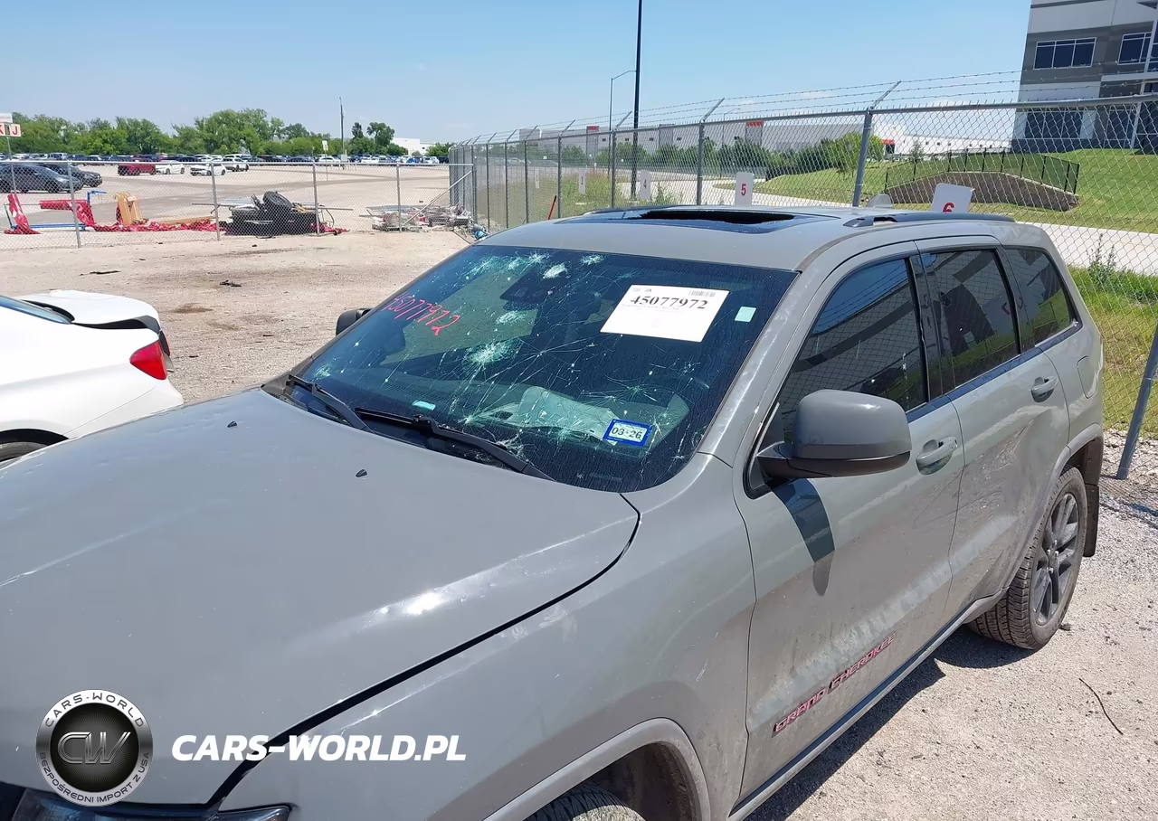 2020 Jeep Grand Cherokee Altitude 4X2 VIN:1C4RJEAG6LC337482 - 6